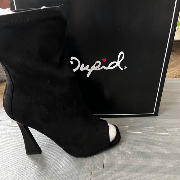 Qupid Love Some Sock Ankle Boot Heels - Picture 1 of 11